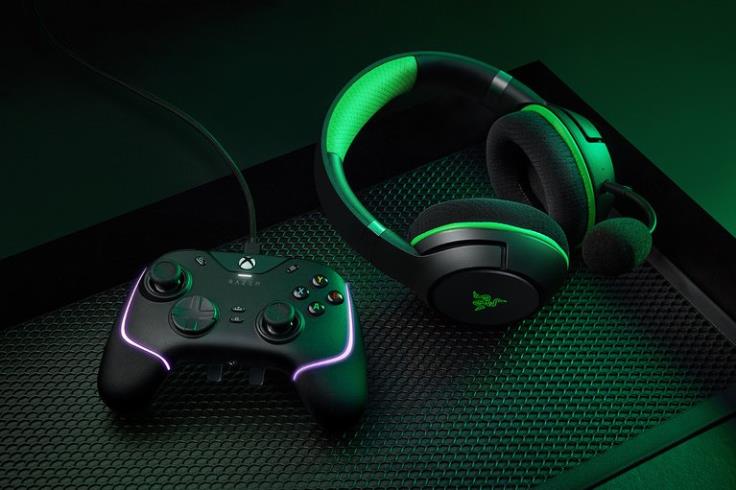 Razer Wolverine v2 chroma crno konzola T26R8160
