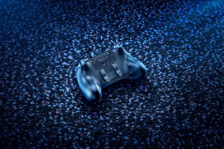 Razer Wolverine v2 pro crno konzola T26R8158