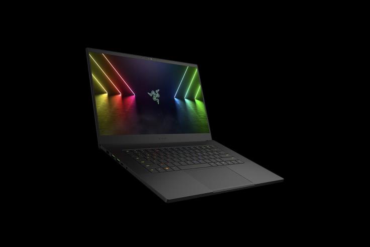 Razer prilagodite svoju oštricu 15 jedna boja laptop T26R811